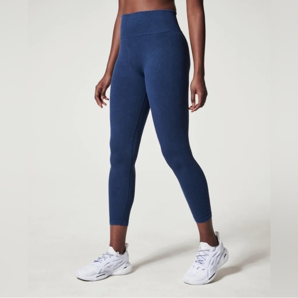 SPANX Soft Stretch Seamless Leggings Midnight Navy Blue Size Medium Highrise